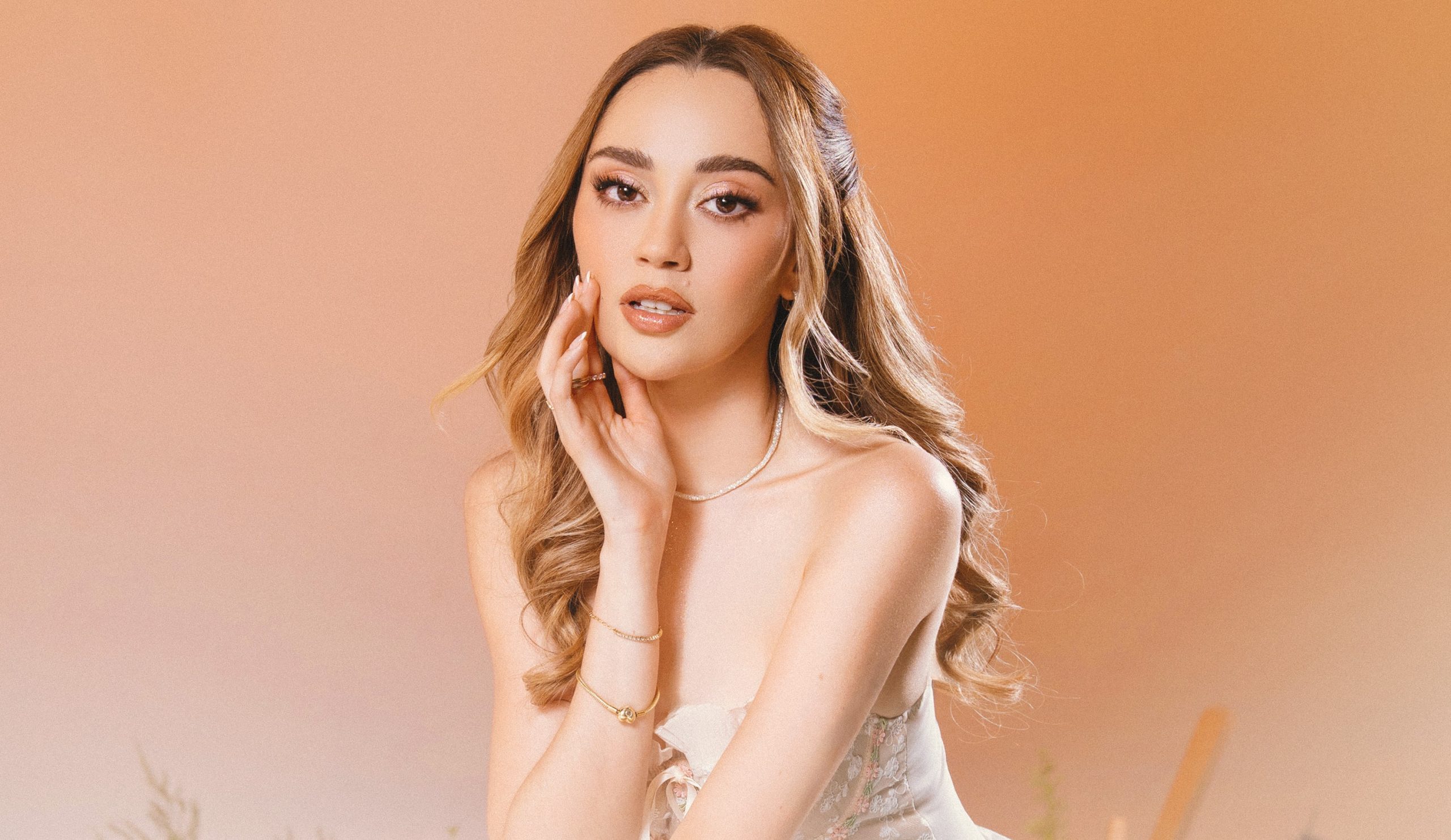 CAROLINA ROSS LE DA UNA NUEVA VIDA A “BRILLAS”